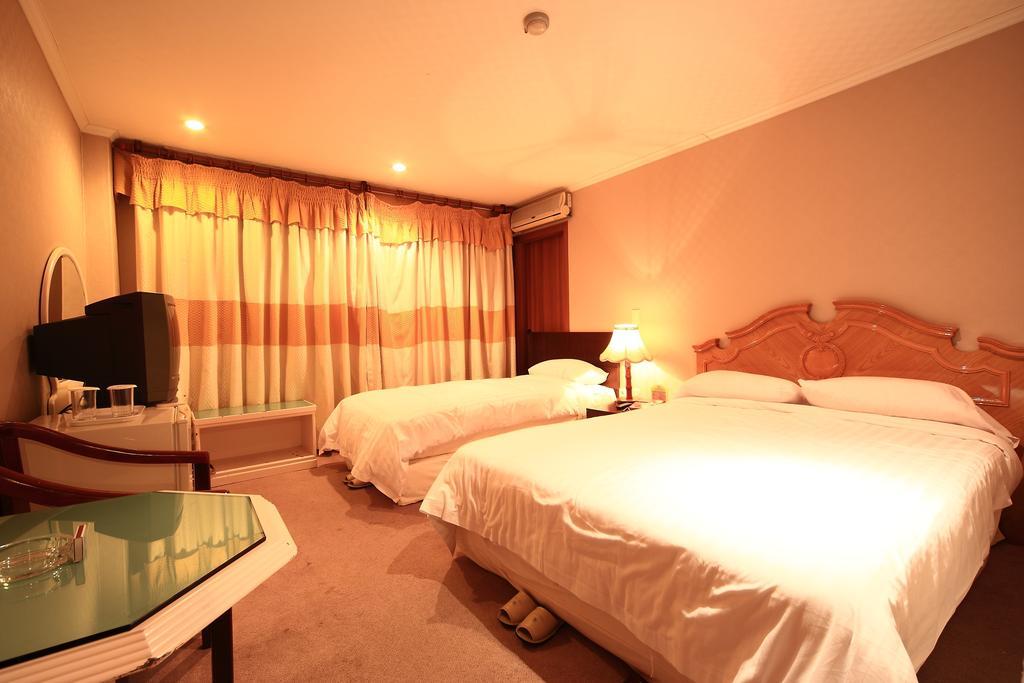 Lake Hills Hotel Songnisan Boeun Chambre photo
