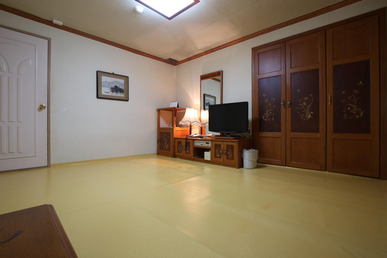 Lake Hills Hotel Songnisan Boeun Extérieur photo