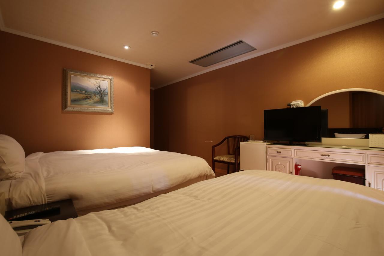 Lake Hills Hotel Songnisan Boeun Extérieur photo