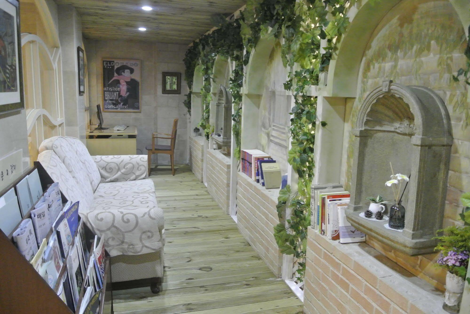 Lake Hills Hotel Songnisan Boeun Extérieur photo