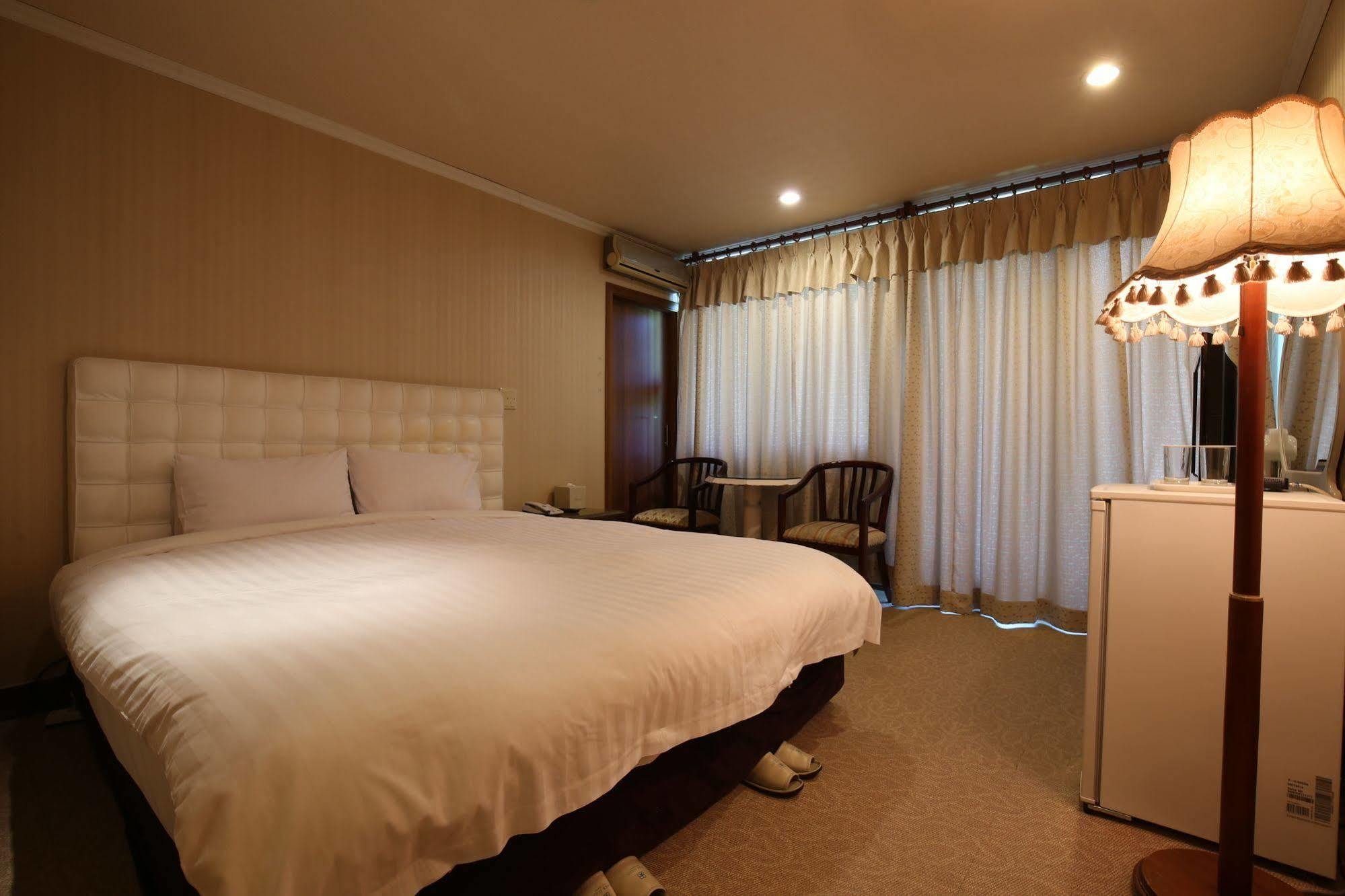 Lake Hills Hotel Songnisan Boeun Extérieur photo