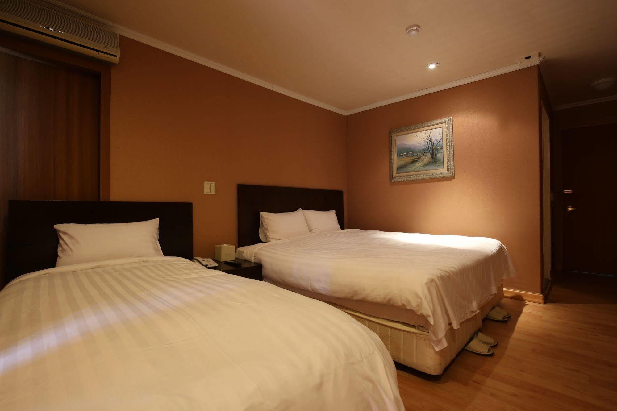 Lake Hills Hotel Songnisan Boeun Extérieur photo